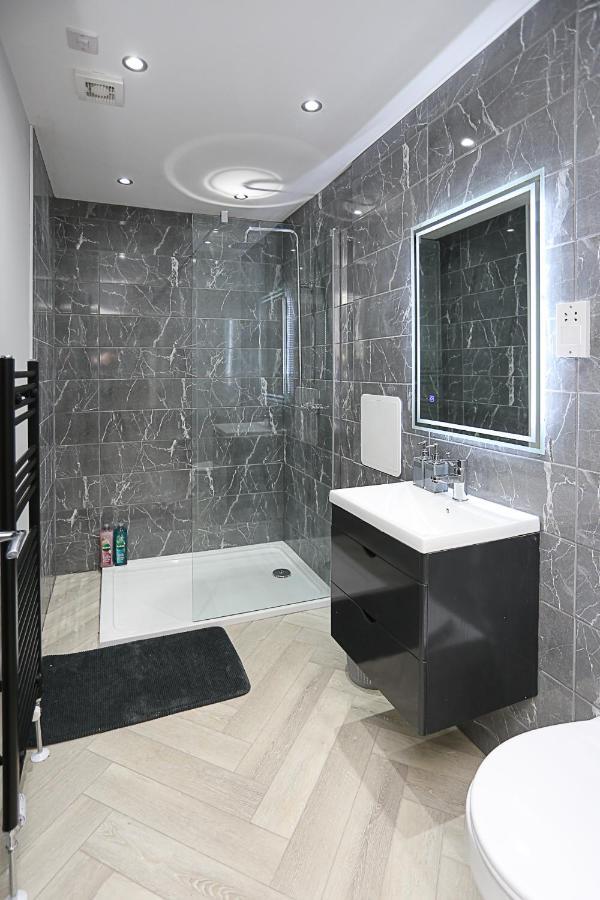 No1 Luxury Service Apartments Белфаст Экстерьер фото